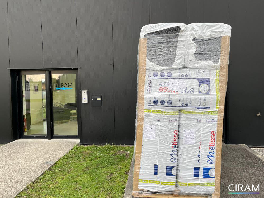 CIRAM isole son bâtiment avec les matériaux biosourcés du Relais Métisse