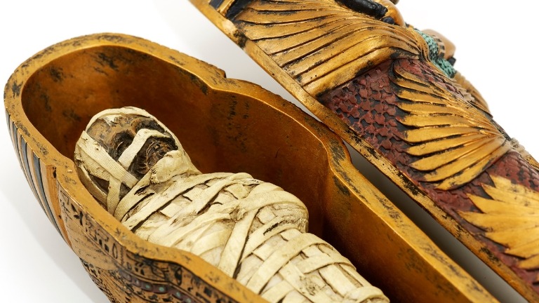 Comment dater une momie avec le carbone 14 ?