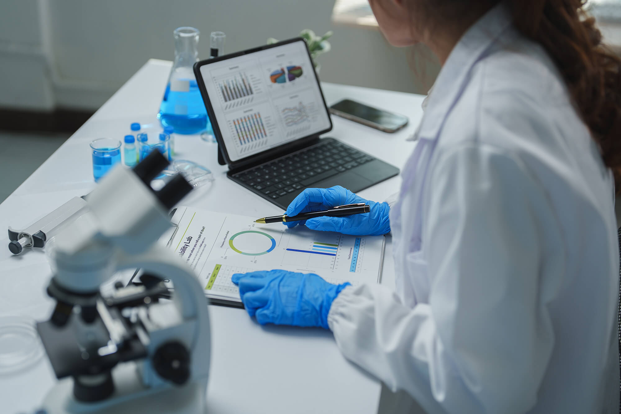 3 shutterstock 2590331375