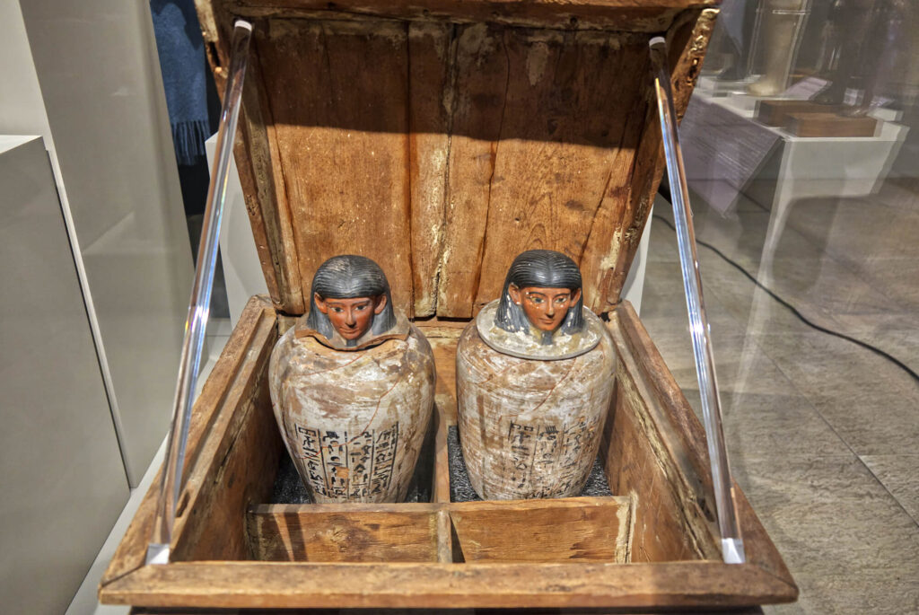 Scanning cinerary urns